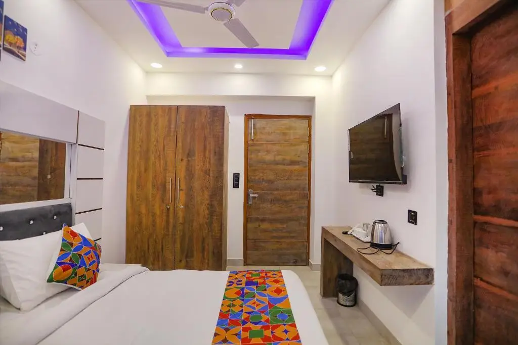 Нойда: Fabexpress F9 Noida Sector 27
