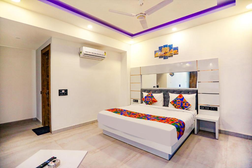 Нойда: Fabexpress F9 Noida Sector 27