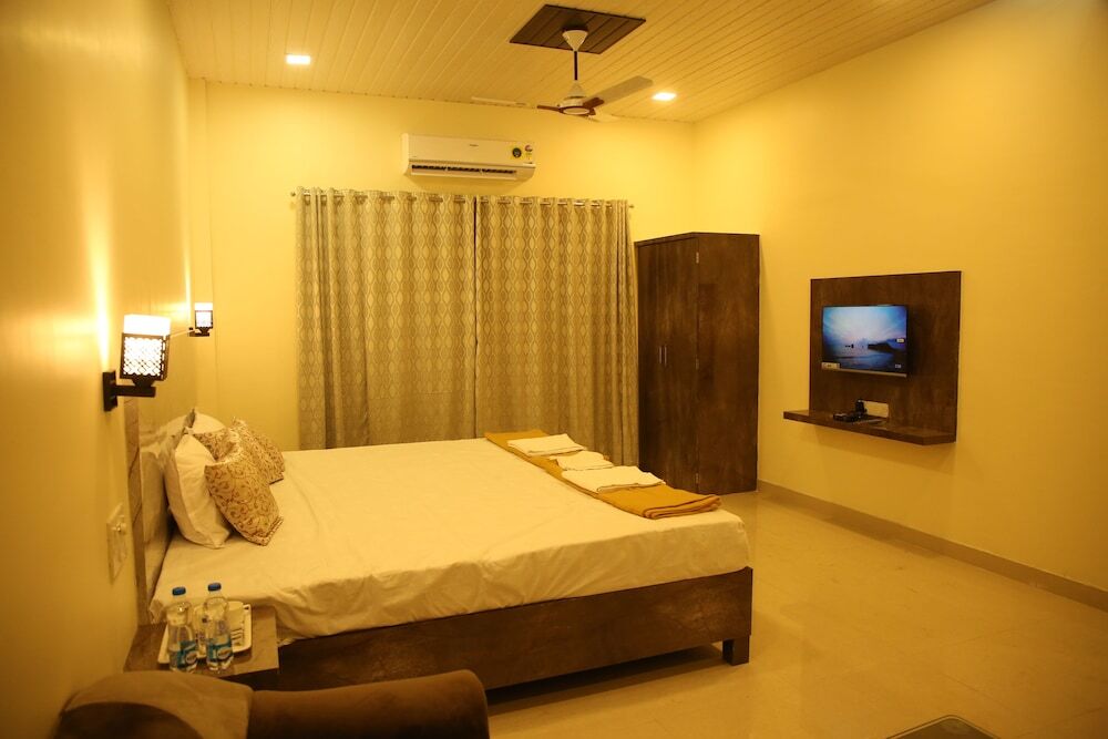 Киим: Ashoka Lawns and Resort