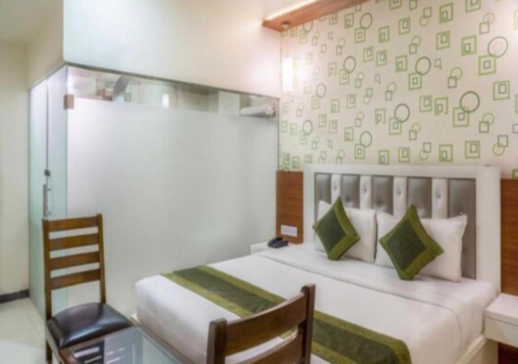Мумбаи: Hotel Elite Continental- Near Mumbai International Airport Andheri East