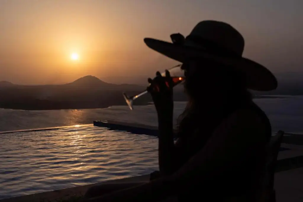 Мумбаи: Stayvista At Sunset On The Lake