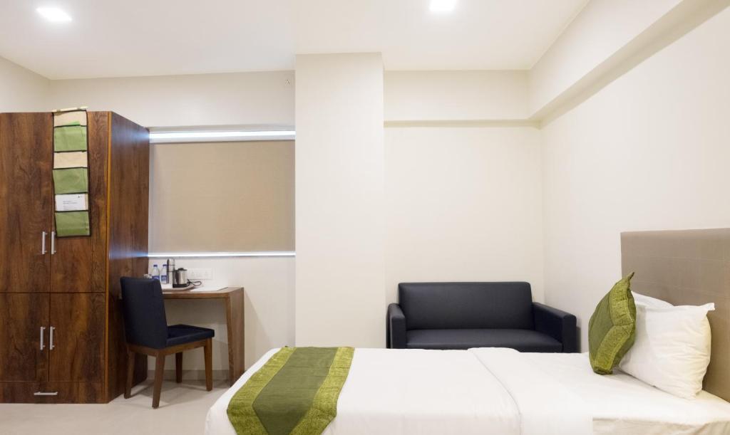 Мумбаи: J ESVI Hotels