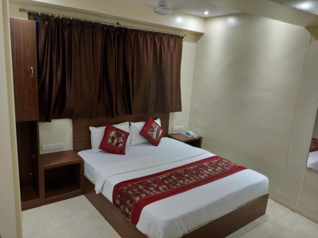 Мумбаи: Hotel Rishi International