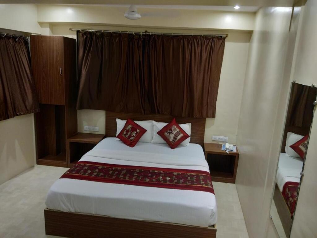 Мумбаи: Hotel Rishi International
