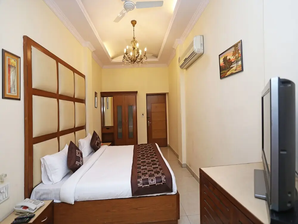 Нью-Дели: Capital O 10750 Hotel Vivek