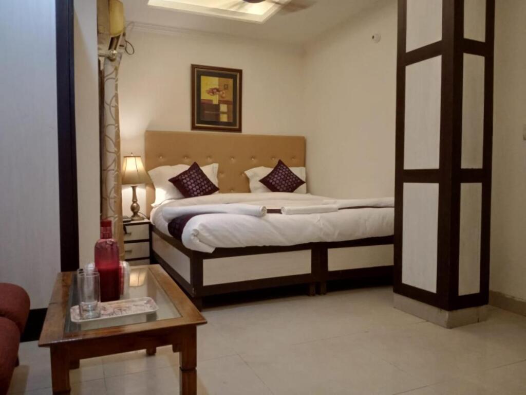 Нью-Дели: OYO 86155 Hotel Shyam(DEL3613)
