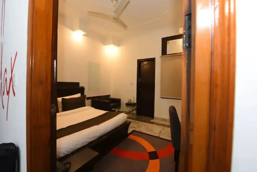 Нью-Дели: Hotel Shiv Shankara