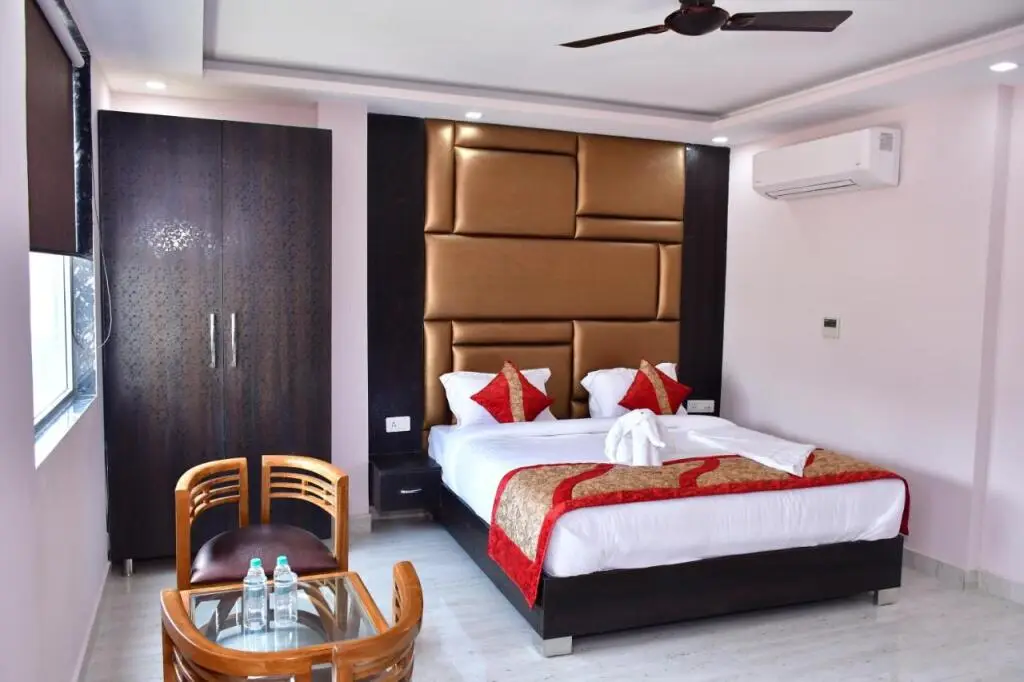Нью-Дели: Hotel Royal inn igi