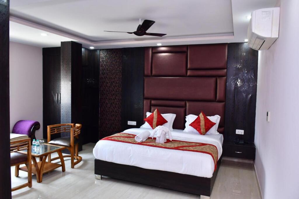 Нью-Дели: Hotel Royal inn igi