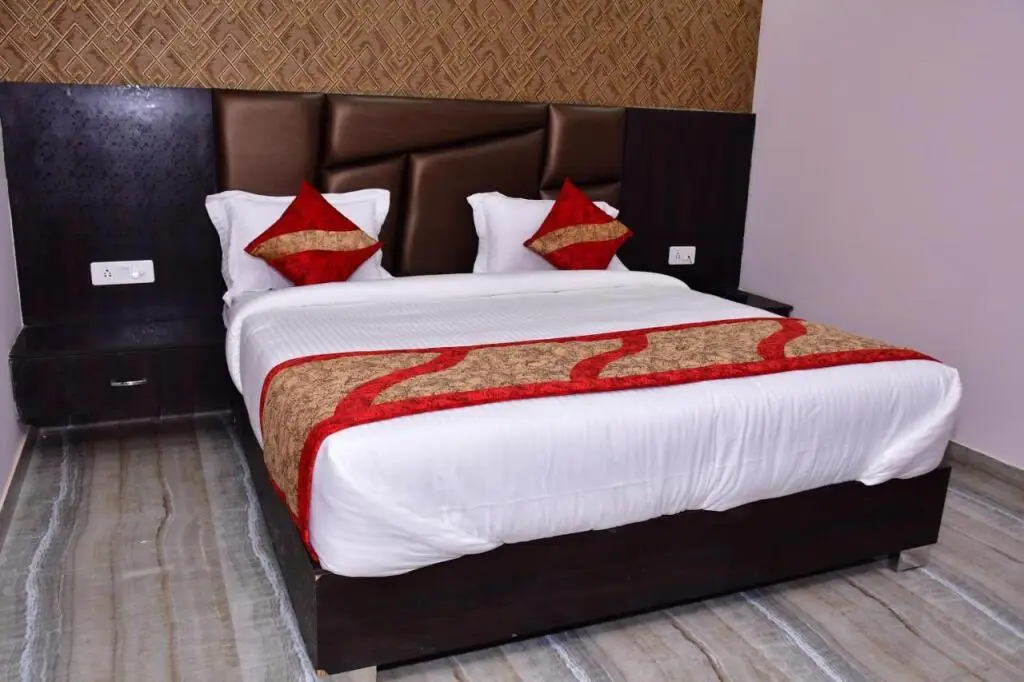 Нью-Дели: Hotel Royal inn igi