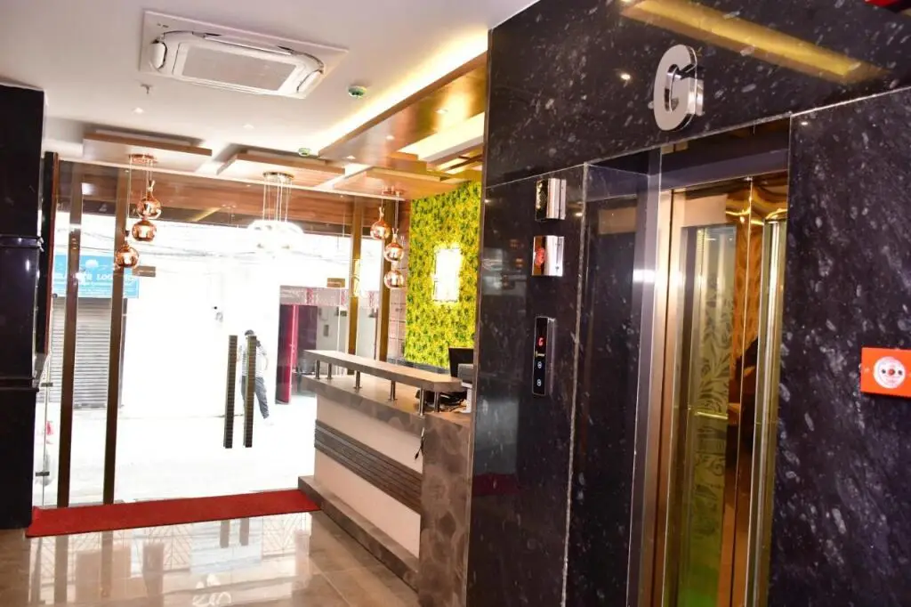 Нью-Дели: Hotel Royal inn igi