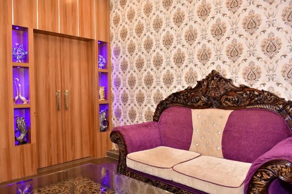 Нью-Дели: Hotel Royal inn igi
