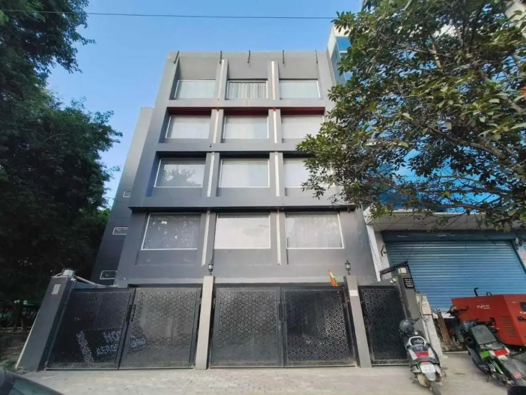 Townhouse Aerosky Grand Near Dwarka Sector 21 Metro Station — фото 1