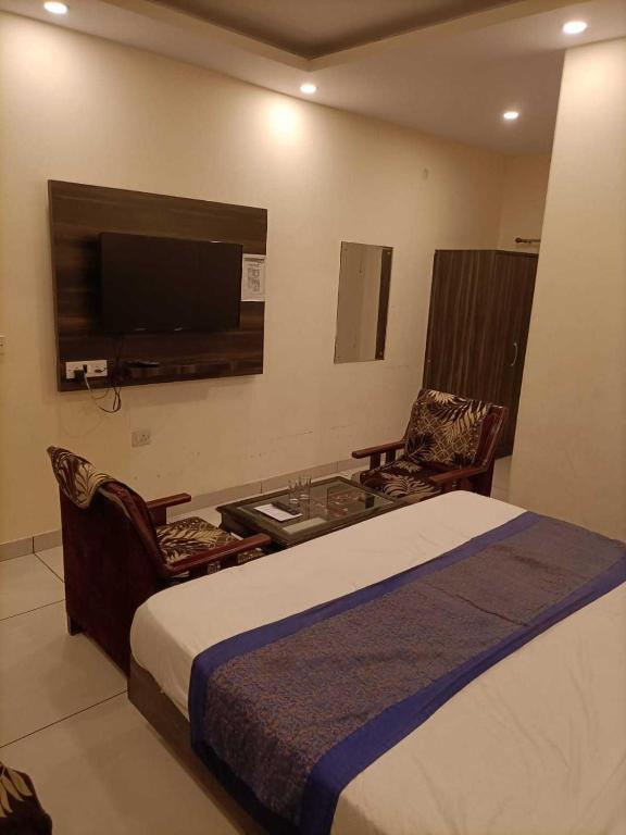 Нью-Дели: OYO 91484 Breeze Hotel