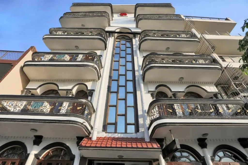 Hotel OM Plaza — фото 1