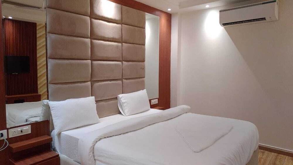 Нью-Дели: Hotel RIVERB