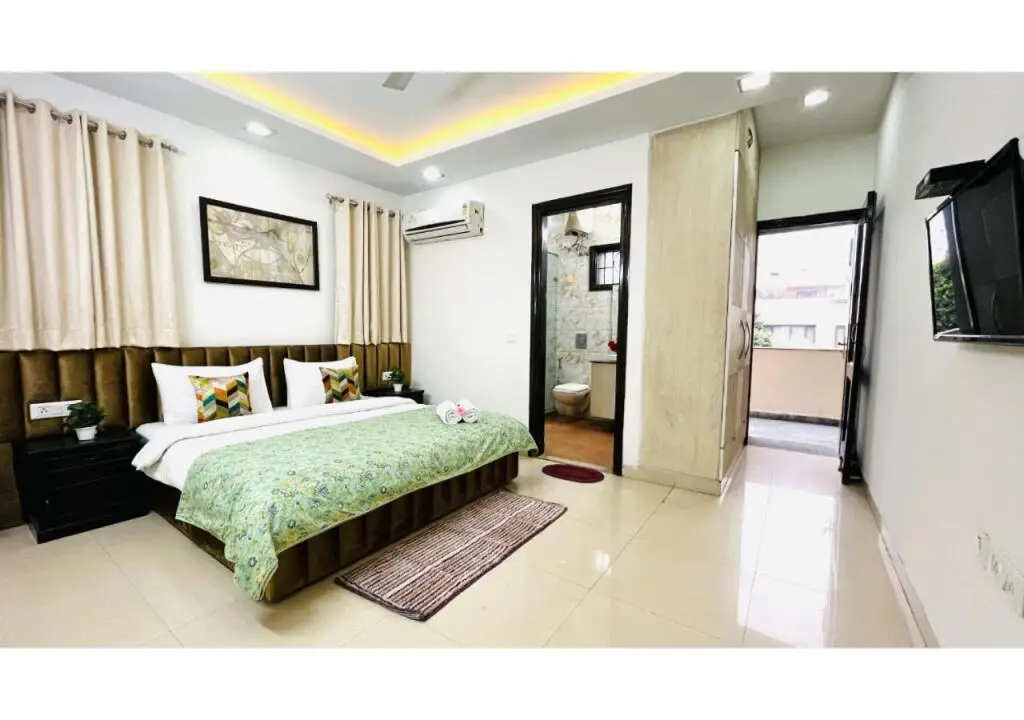 Нью-Дели: Bluo 2bhk - M Block Mkt Greater Kailash
