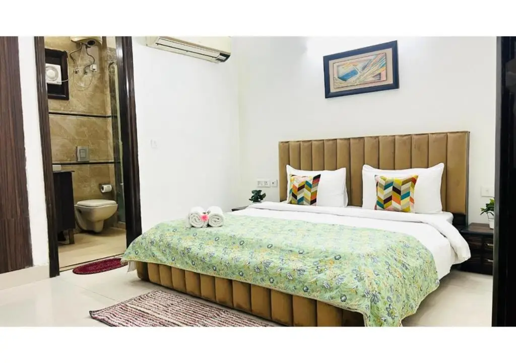 Нью-Дели: Bluo 2bhk - M Block Mkt Greater Kailash