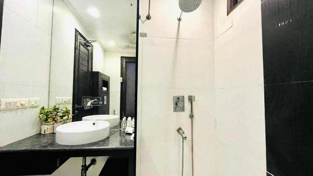 Нью-Дели: Bluo 2bhk - M Block Mkt Greater Kailash