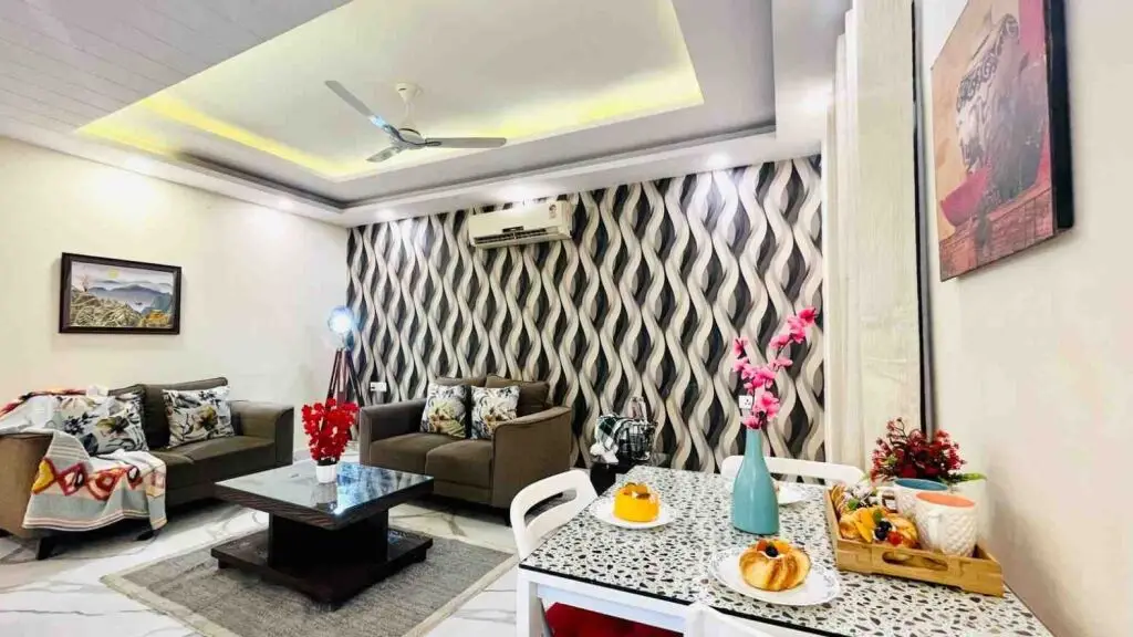 Нью-Дели: Bluo 2bhk Patparganj- Balcony, Parking , Lift