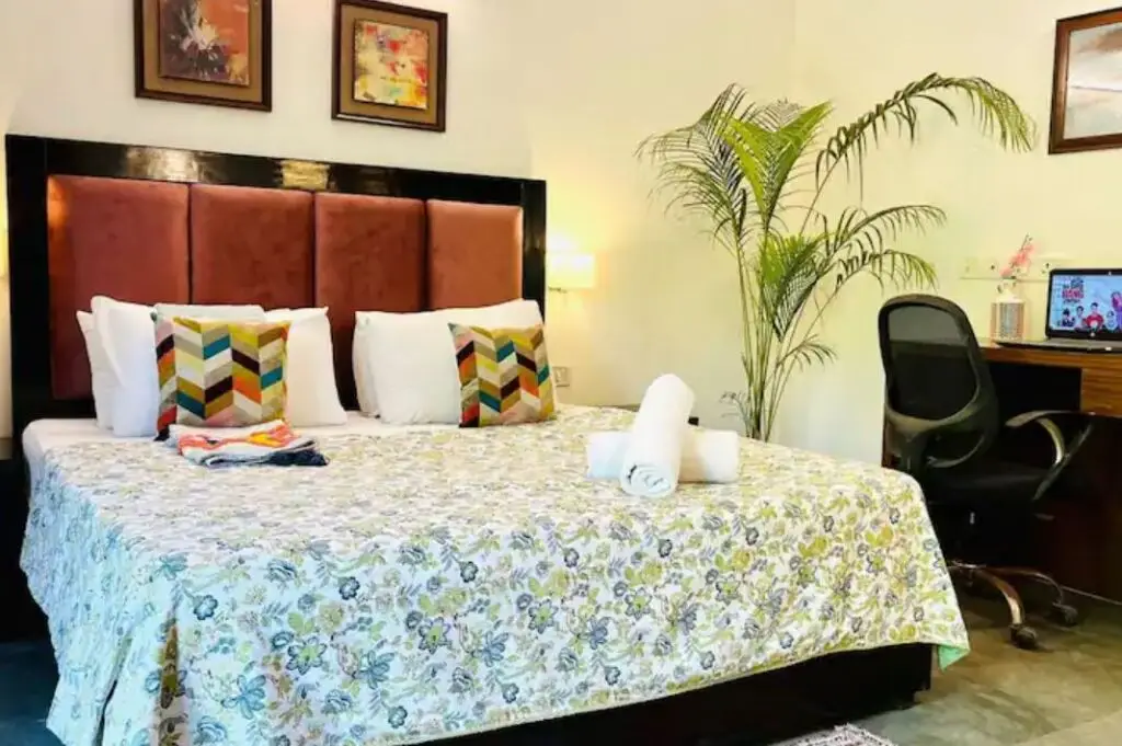 Bluo 2Bhk Panchsheel Enclave - Balcony Park — фото 1