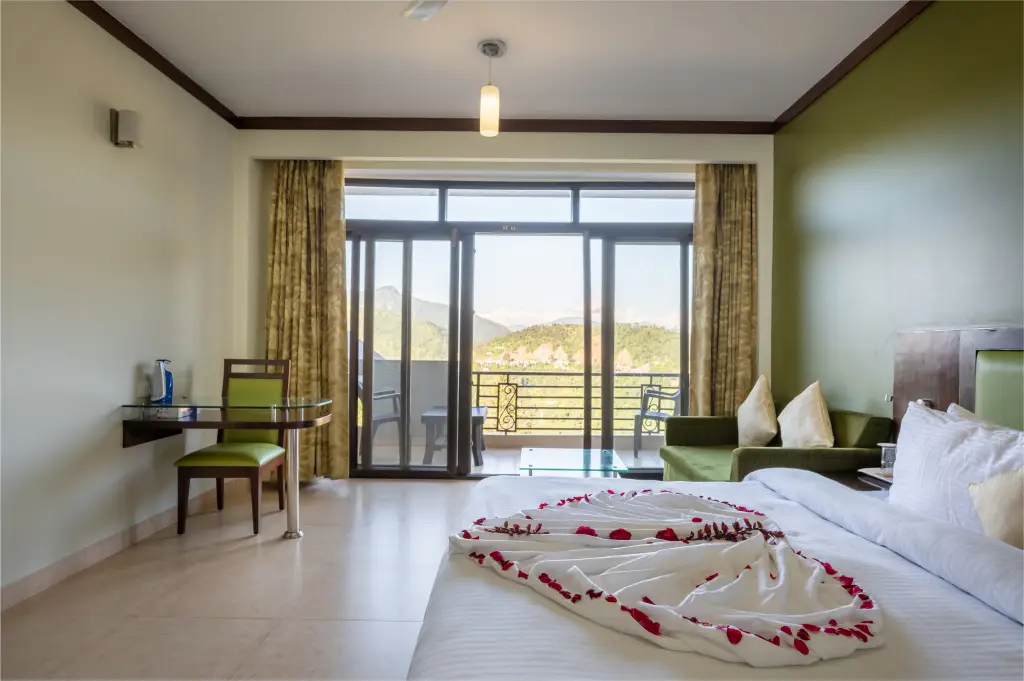 Техри: Revathi Resorts
