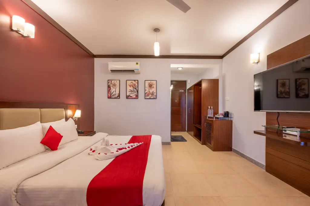 Техри: Revathi Resorts