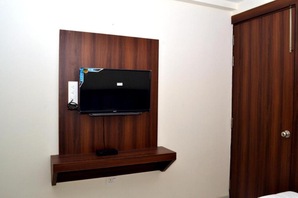 Нью-Дели: OYO 80949 Hotel Glace