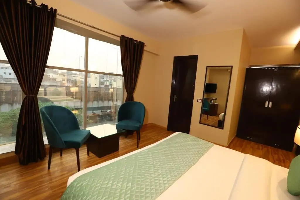 Нью-Дели: Hotel Palm Grand Naraina New Delhi - Couple Friendly Local IDs Accepted