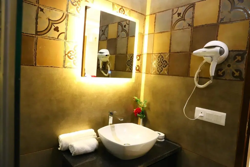 Нью-Дели: Hotel Palm Grand Naraina New Delhi - Couple Friendly Local IDs Accepted
