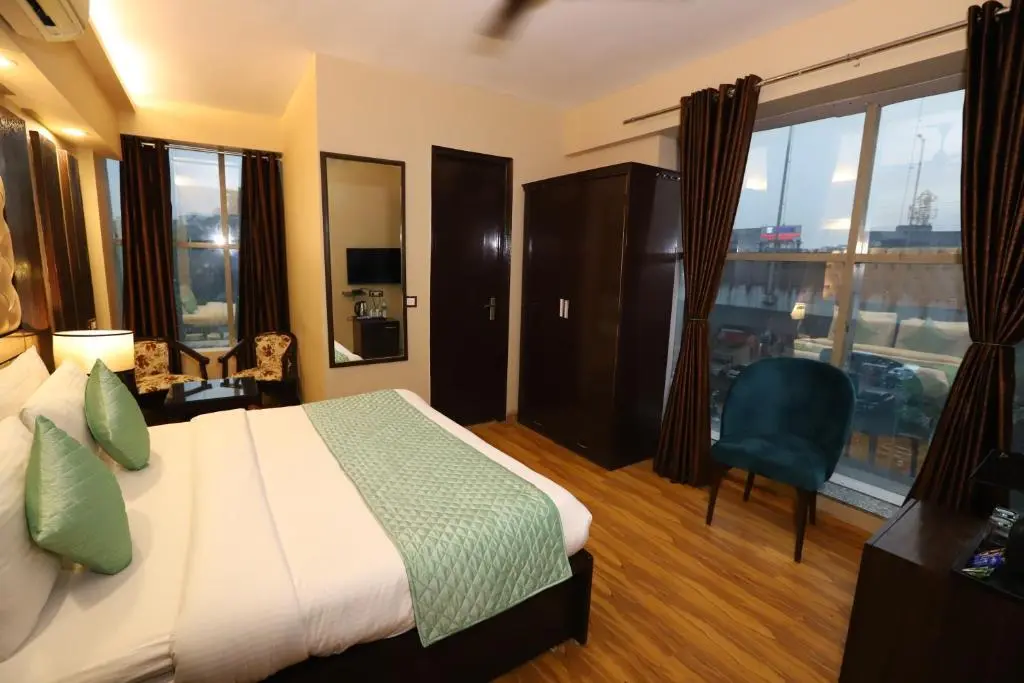 Нью-Дели: Hotel Palm Grand Naraina New Delhi - Couple Friendly Local IDs Accepted