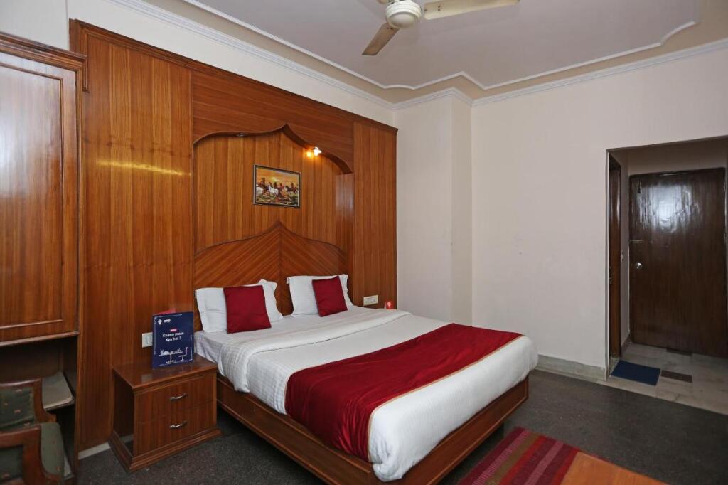 Нью-Дели: Hotel Gold Palace