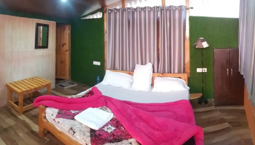 Мератх: Elwood Resort, Pangot