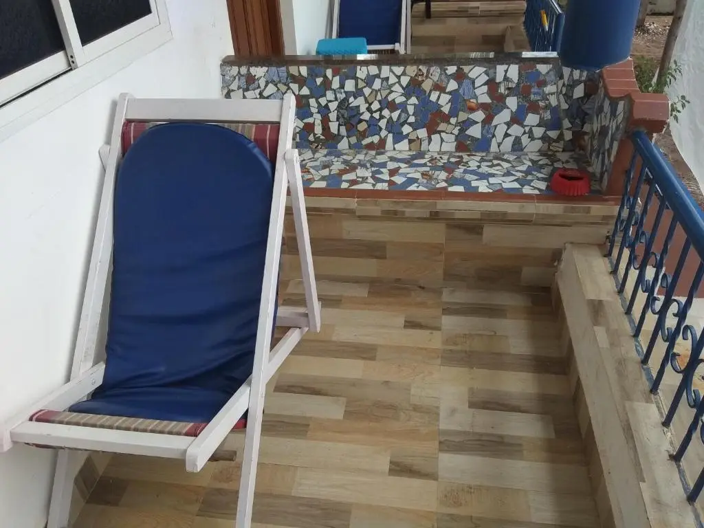 Анджуна: Iroomz Blue Pearl Residency