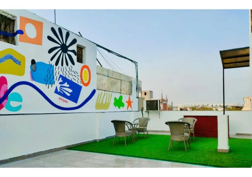 Нью-Дели: Bluo 1Bhk Defence Colony Mkt - Balcony, Parking