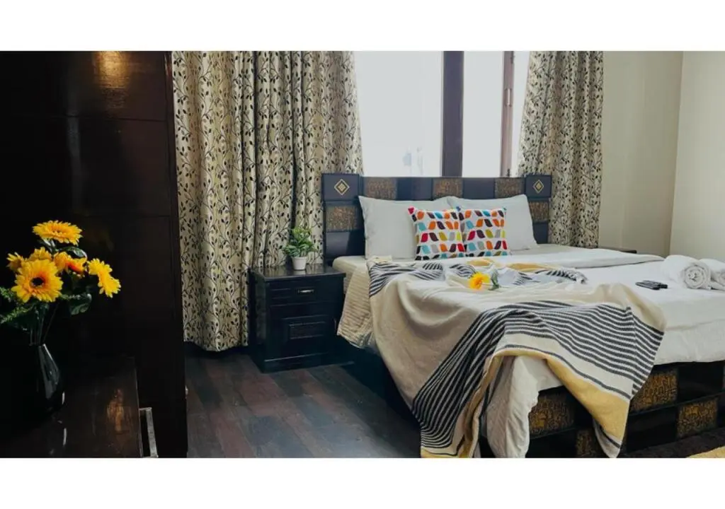 Нью-Дели: Bluo 1Bhk Defence Colony Mkt - Balcony, Parking