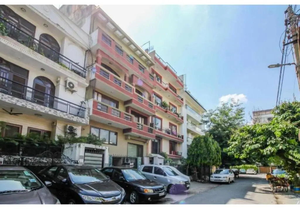 Нью-Дели: Bluo 1Bhk - Defence Colony Market, Lift, Balcony