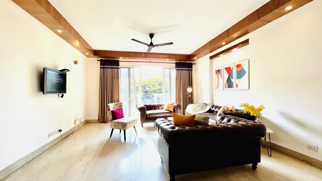 Bluo Modern 3Bhk M Block - Balcony, Parking — фото 1