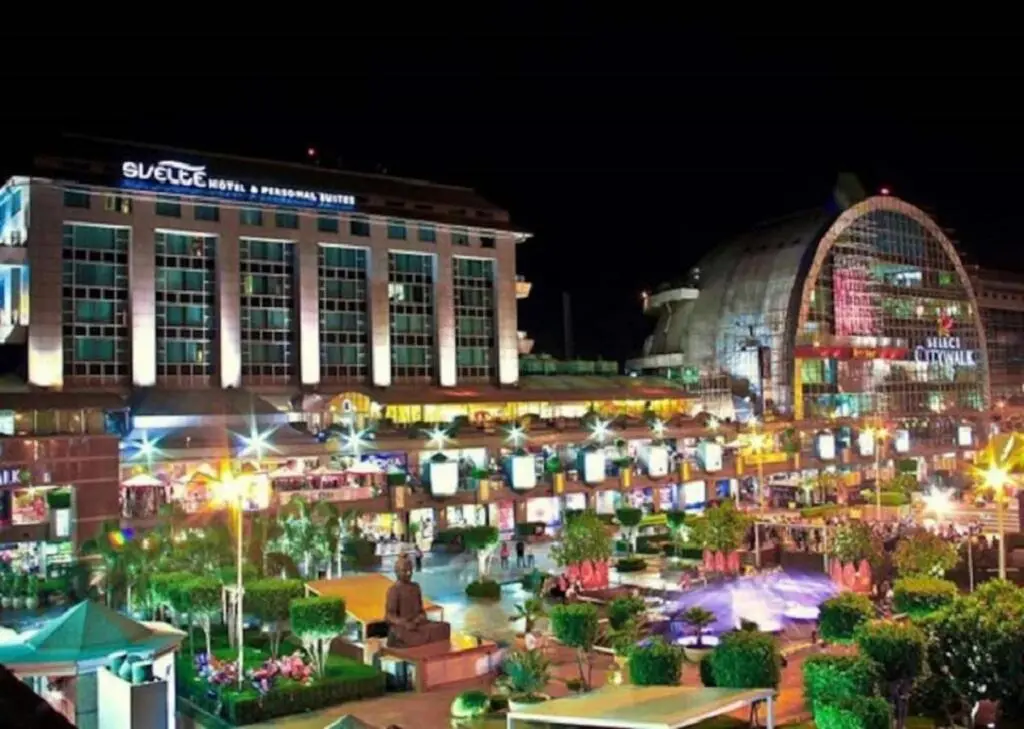 Нью-Дели: BluO 1BHK Select Citywalk MAX Saket, Balcony Lift
