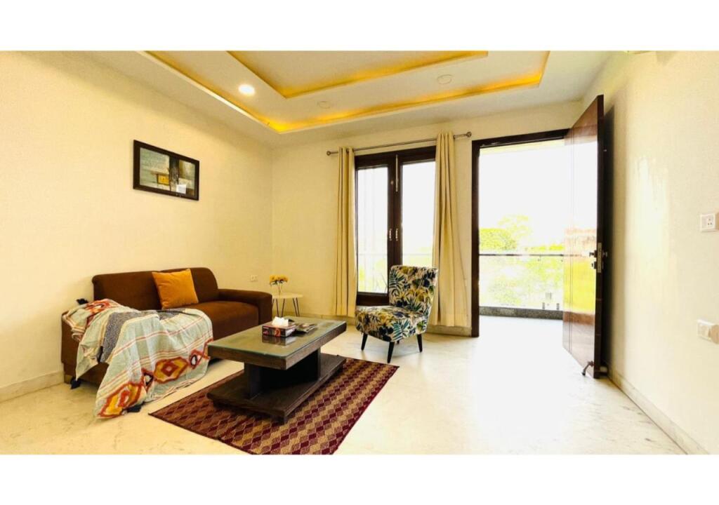 Нью-Дели: Bluo 1Bhk City Centre - Balcony Lift Terrace