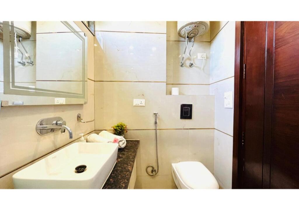 Нью-Дели: Bluo 1Bhk City Centre - Balcony Lift Terrace