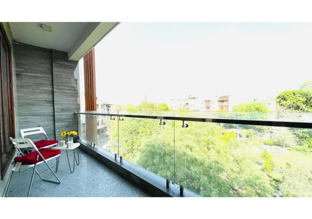 Нью-Дели: Bluo 1Bhk City Centre - Balcony Lift Terrace