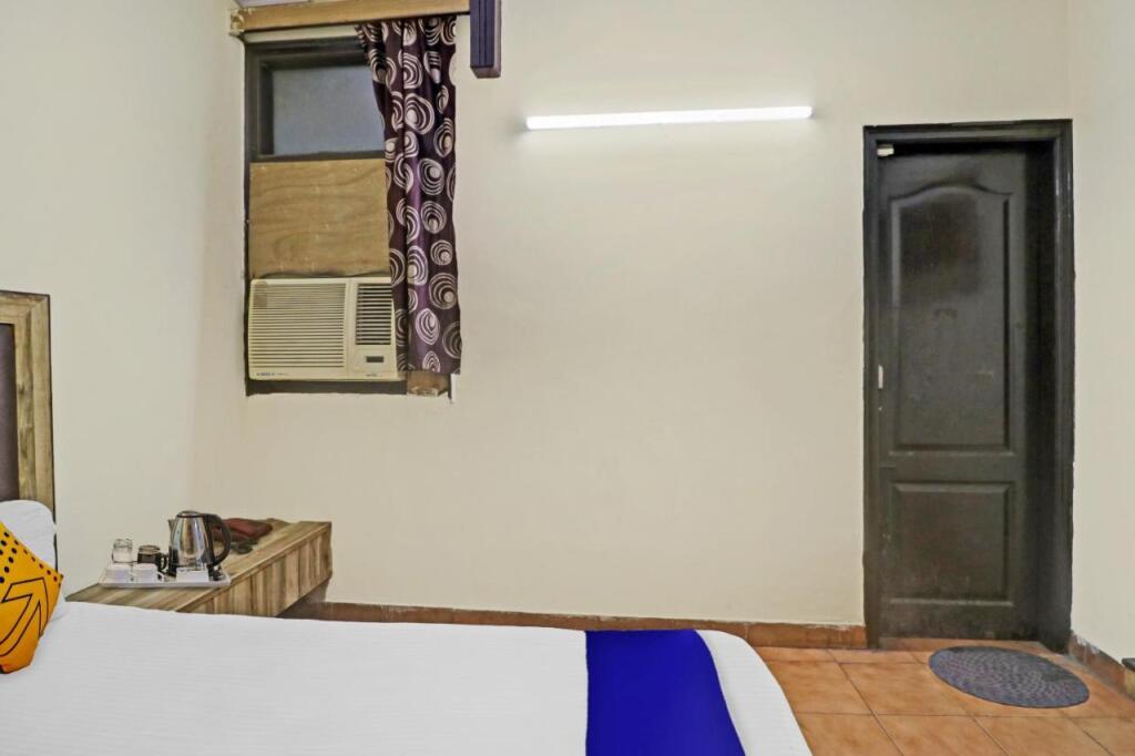 Нью-Дели: Hotel Anchal Dx