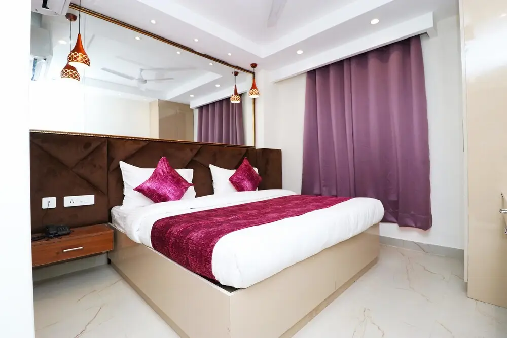 Нью-Дели: Hotel Leo Saffron