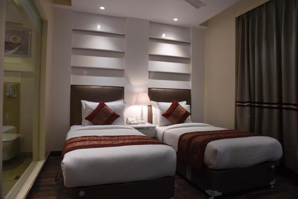 Нью-Дели: Hotel Picasso Naraina