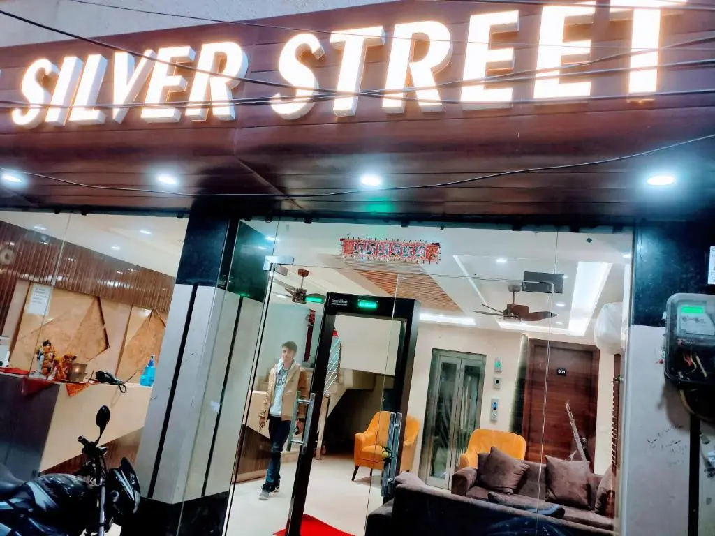 Нью-Дели: Silver Street By WB Inn
