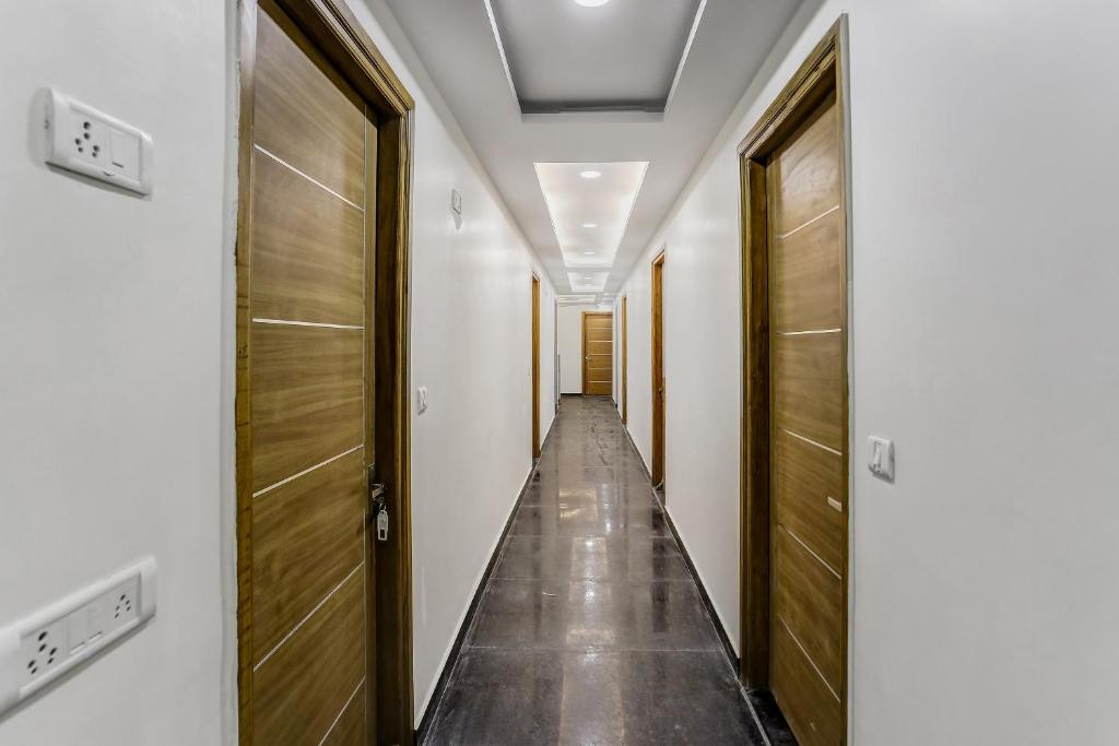 Нью-Дели: Capital O 85346 Hotel Delhi Delight