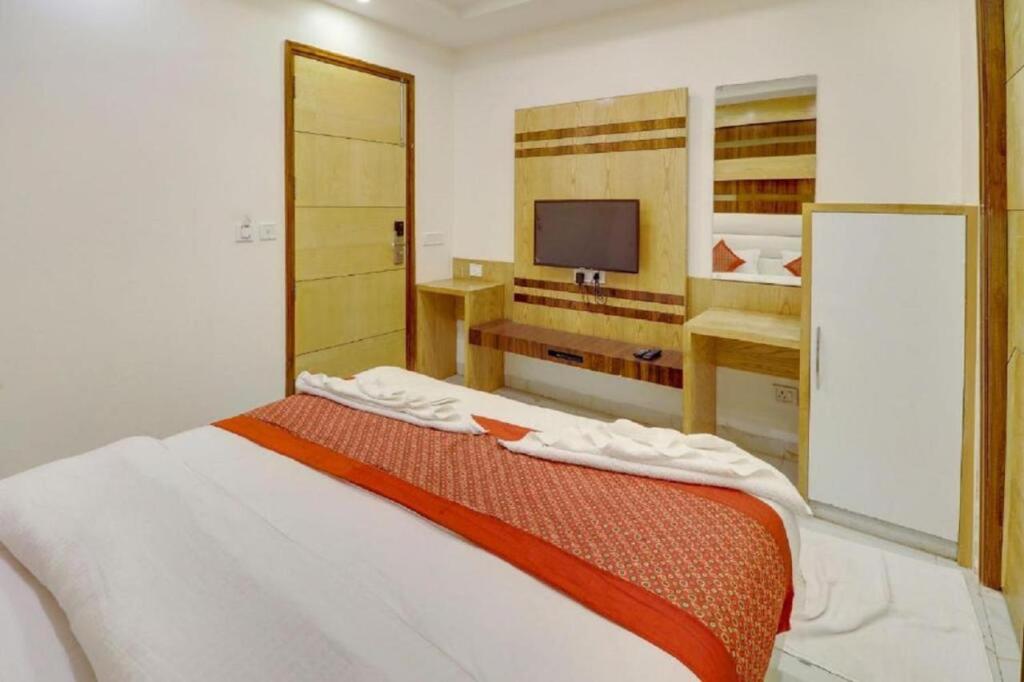 Нью-Дели: Revels Plum Hotel At New Delhi Railway Station