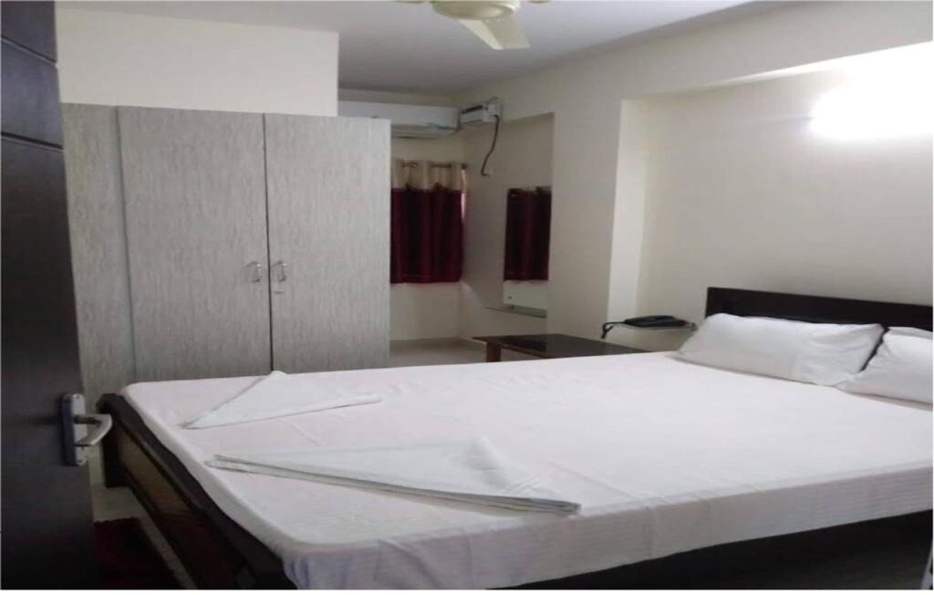 Тирупати: PPH Living RR Residency