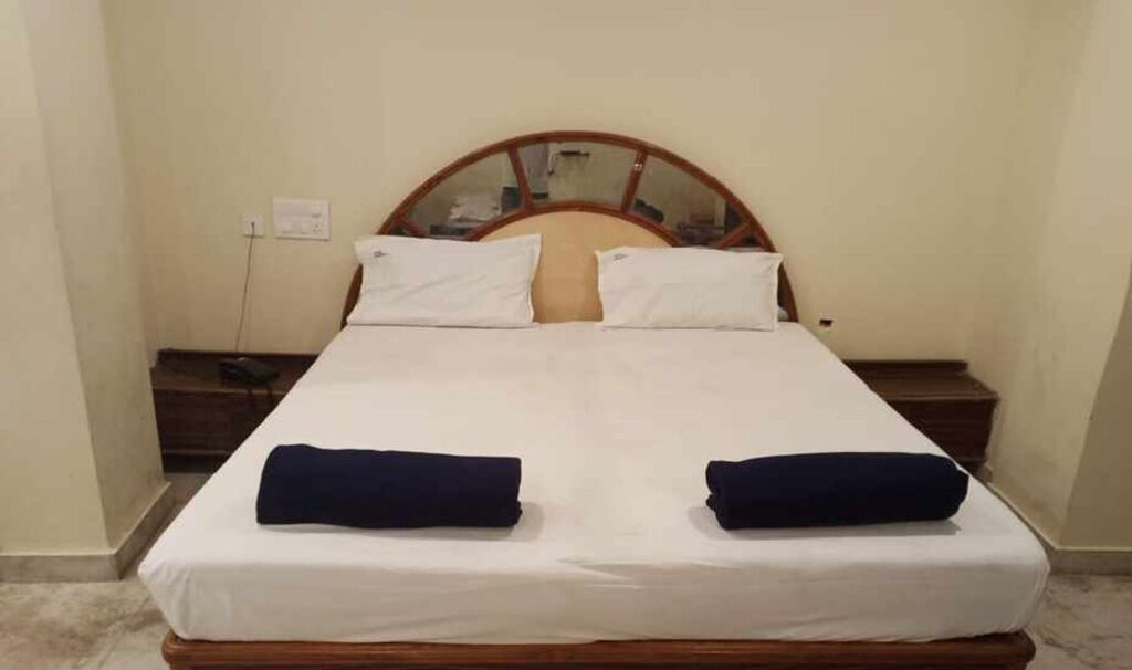 Тирупати: Hotel Poojith AC
